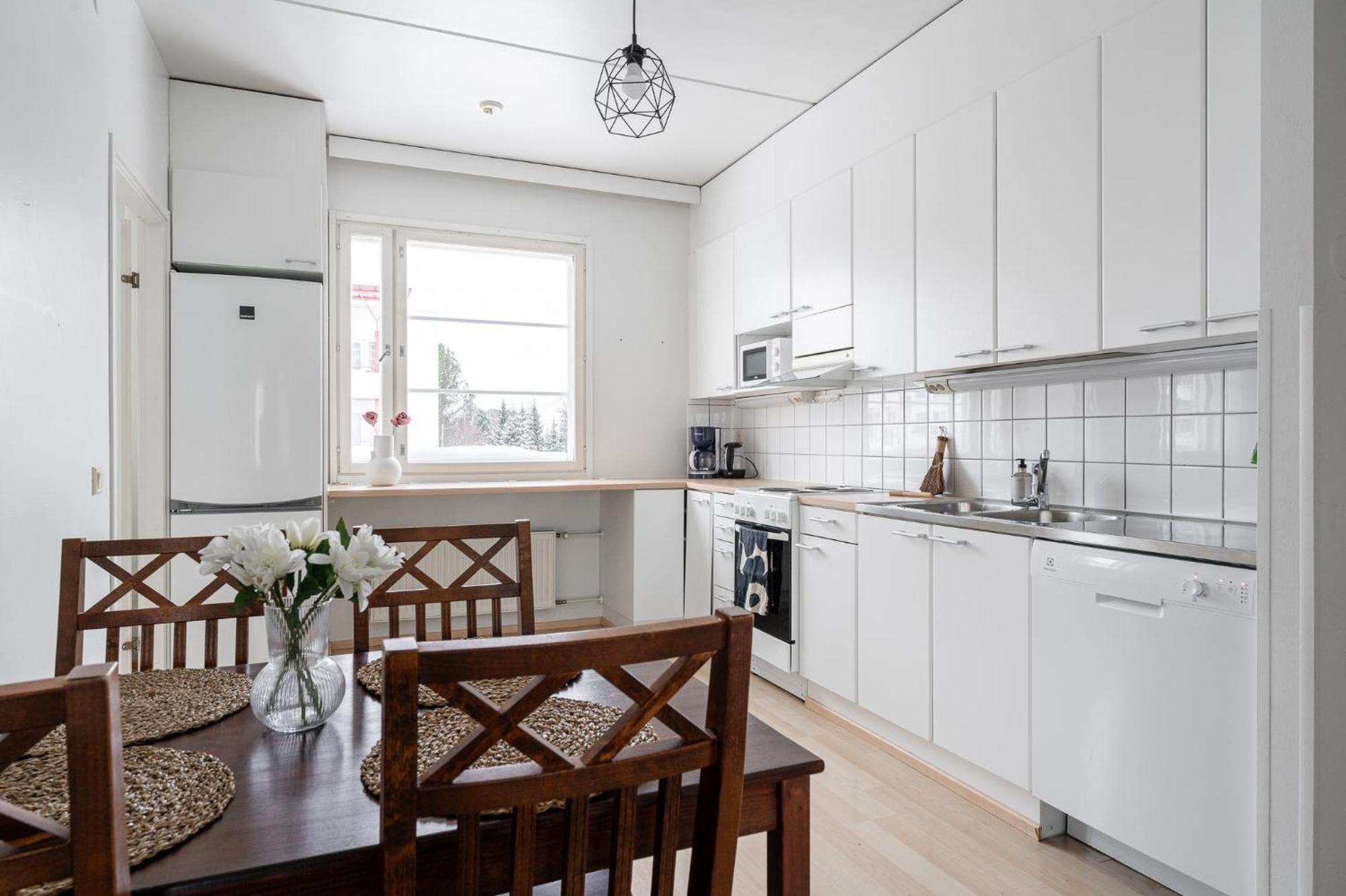Apartment Lakefront 2br With Sauna Near Railway Station & Downtown